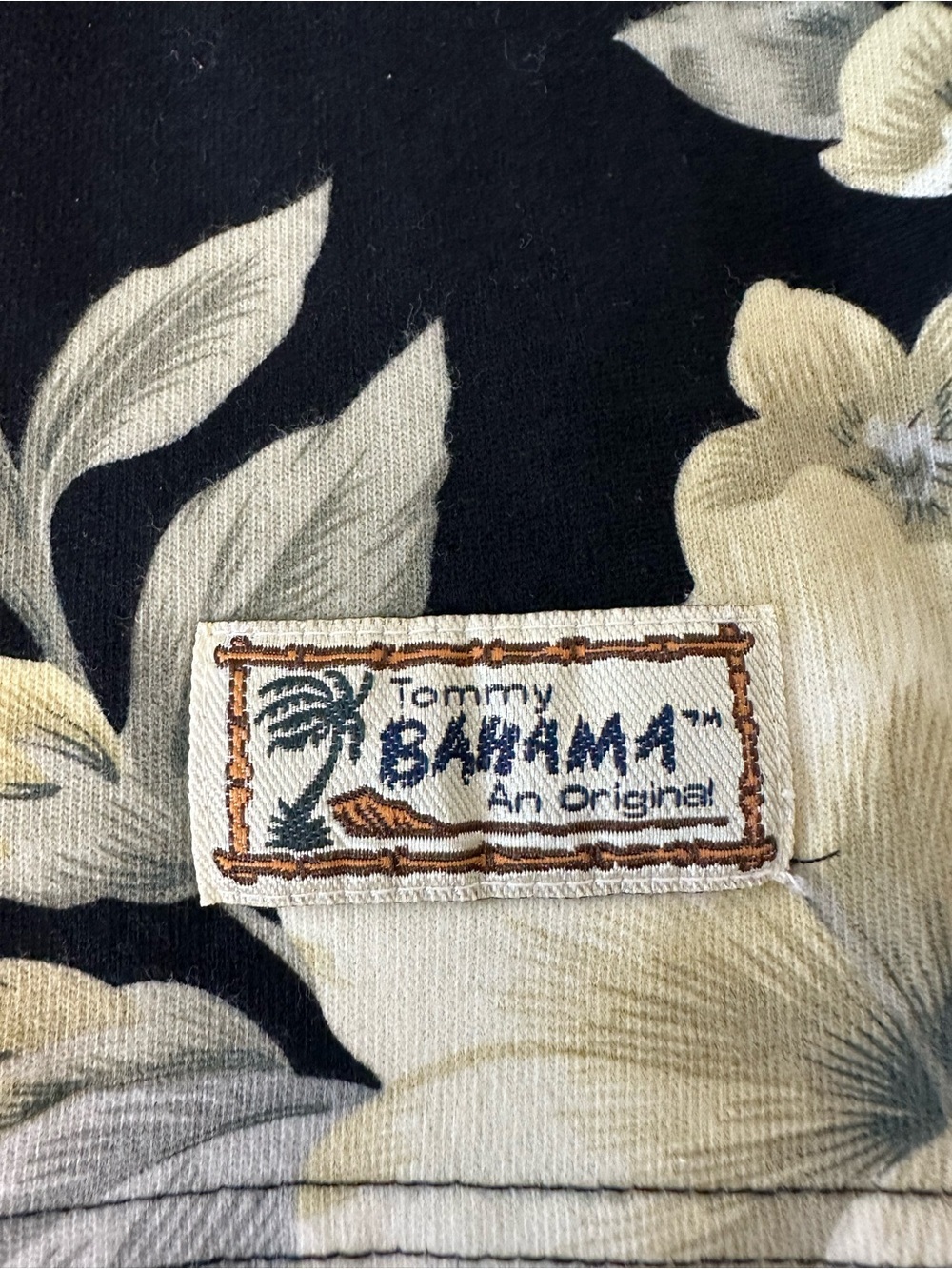 Tommy Bahama Black Floral Daydream Believer Polo Size XL - Picture 7 of 7